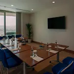 מלון Four Points By Sheraton 4*