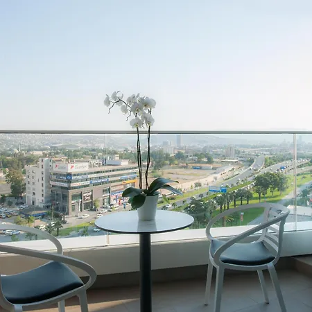 מלון Four Points By Sheraton 4*