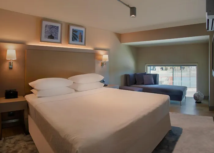 Four Points By Sheraton Отель