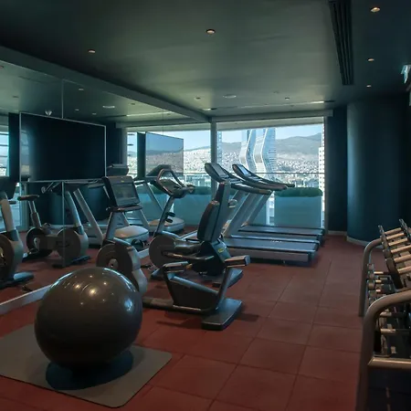 Four Points By Sheraton ホテル