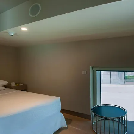 Four Points By Sheraton Отель