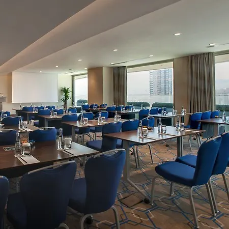 伊兹密尔福朋喜来登酒店 4*