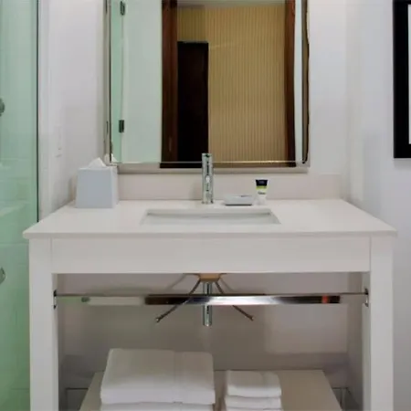 Four Points By Sheraton Esmirna