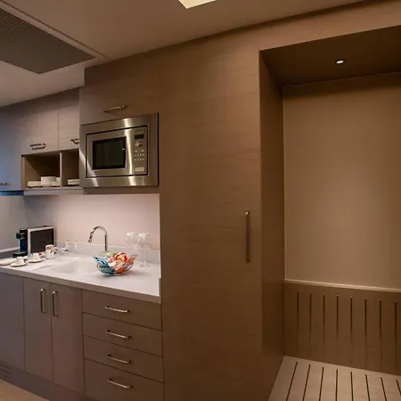 Four Points By Sheraton Hotel 4*